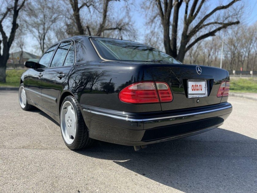 Мерседес е класс 2001