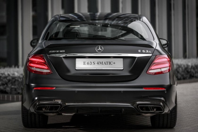 Мерседес e63s AMG