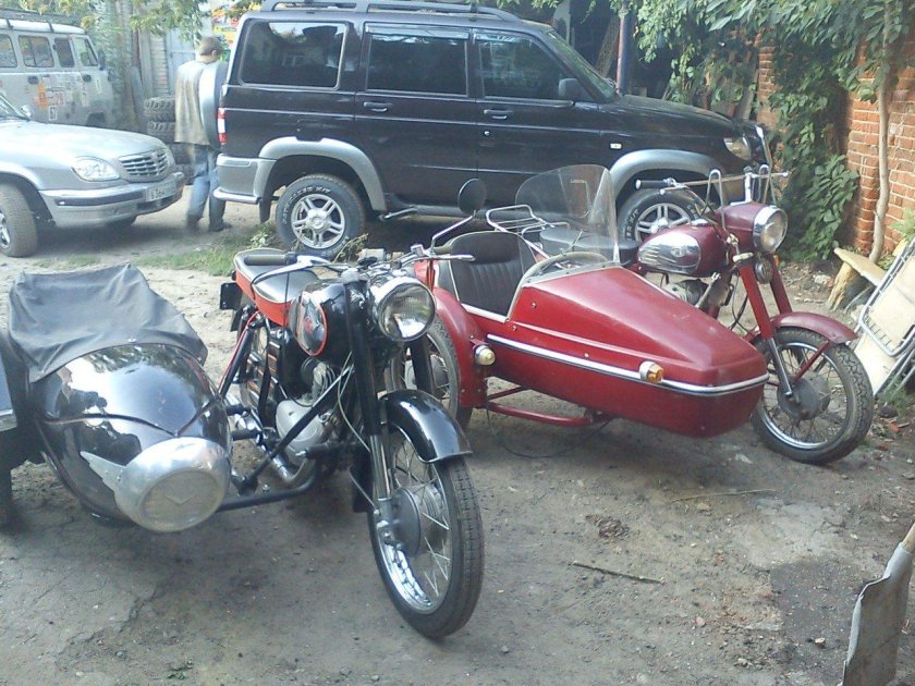 Ява старушка с люлькой