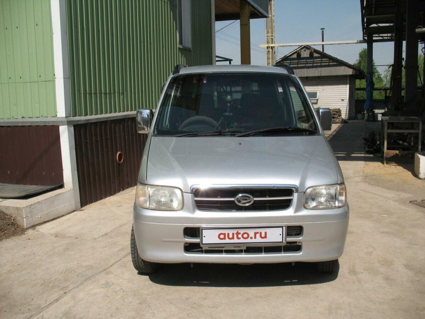 Daihatsu move 2000