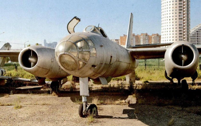 Самолет ил-28