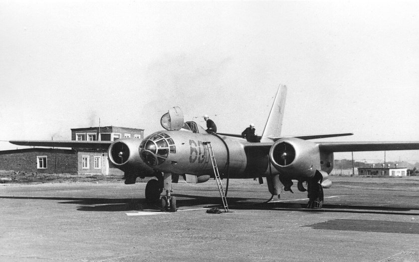 Самолет ил-28