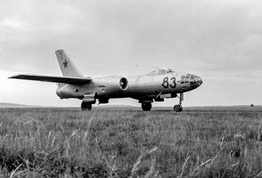 Самолет ил-28