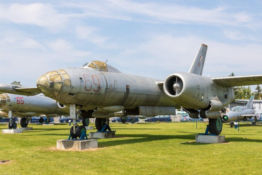 Самолет ил-28