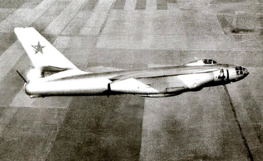 Самолет ил-28