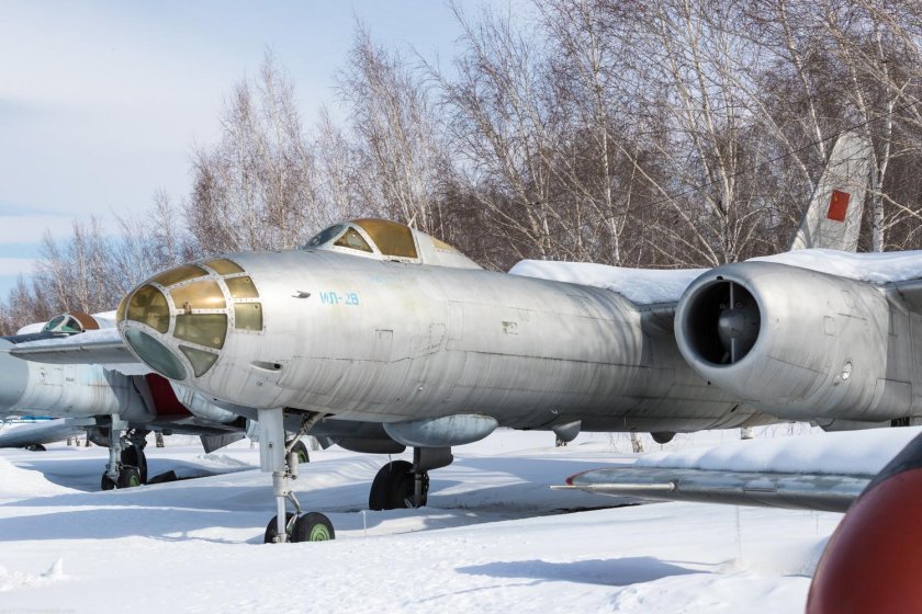 Самолет ил-28