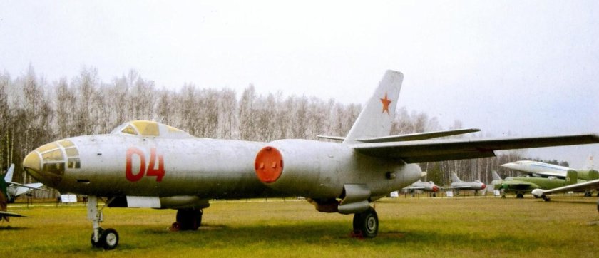 Самолет ил-28