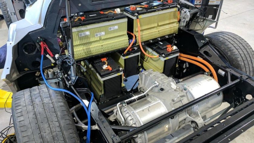 Тяговый электродвигатель электромобиля Тесла