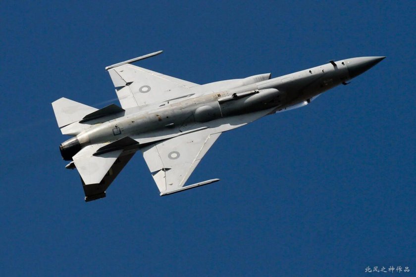 Истребитель JF-17 Thunder