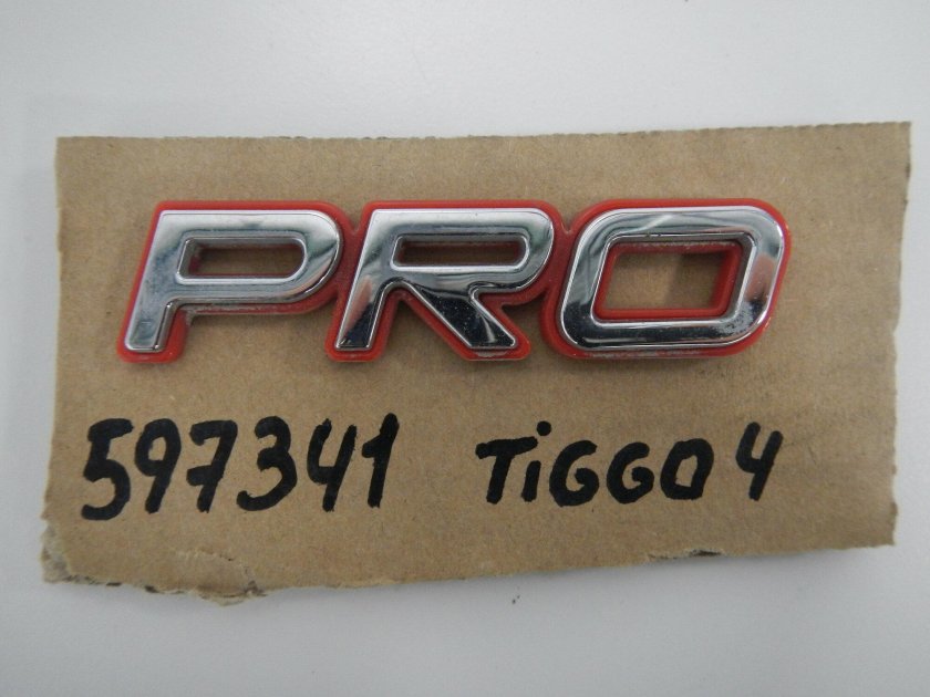 Эмблема на крышке багажника