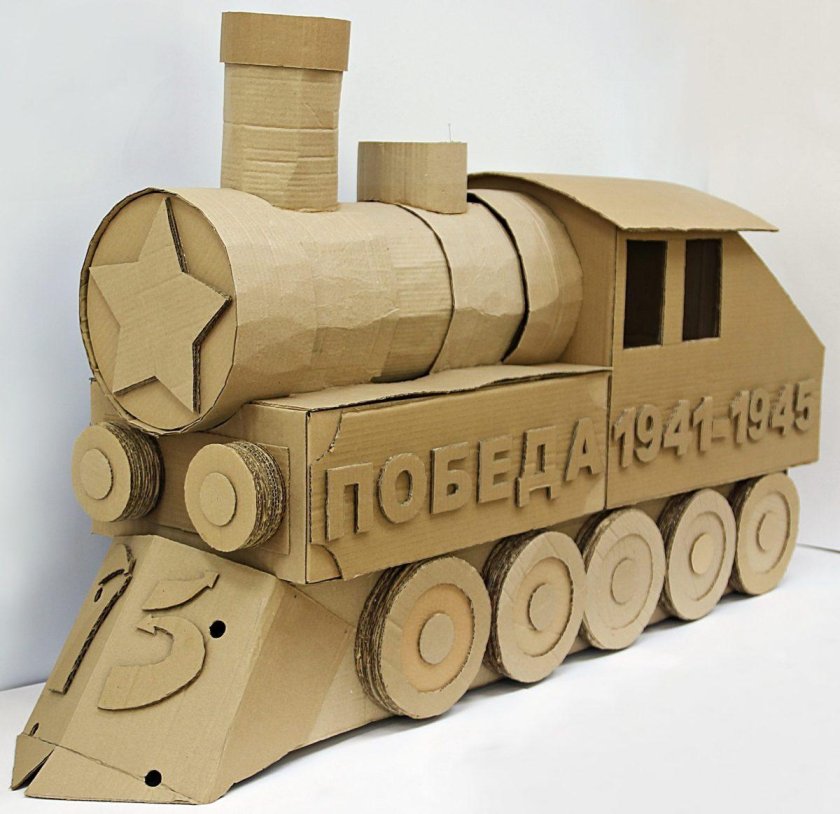 Поезд Победы поделка