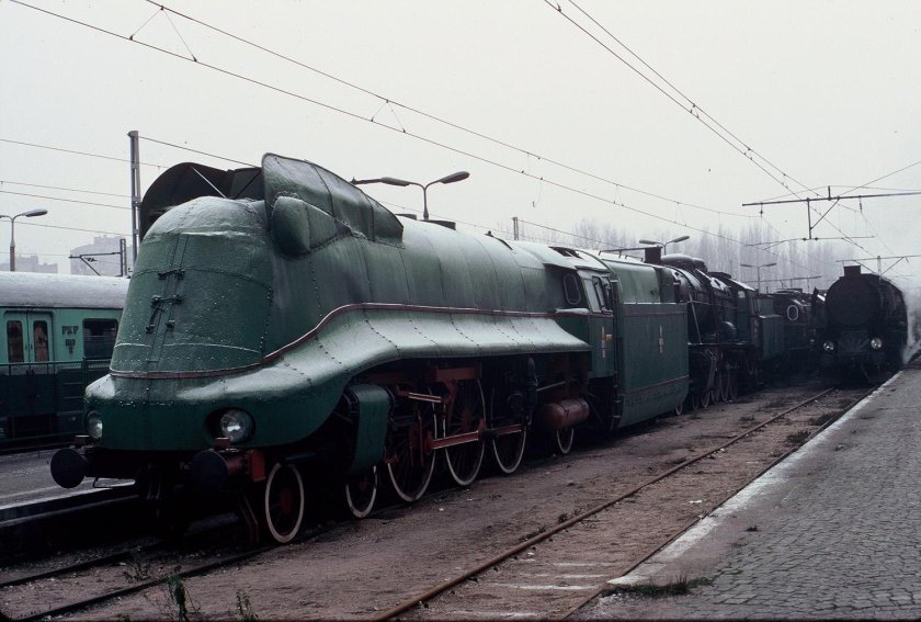 Военный поезд