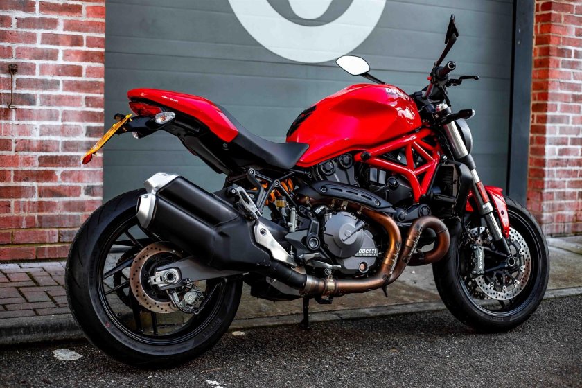 Ducati monster 1200s