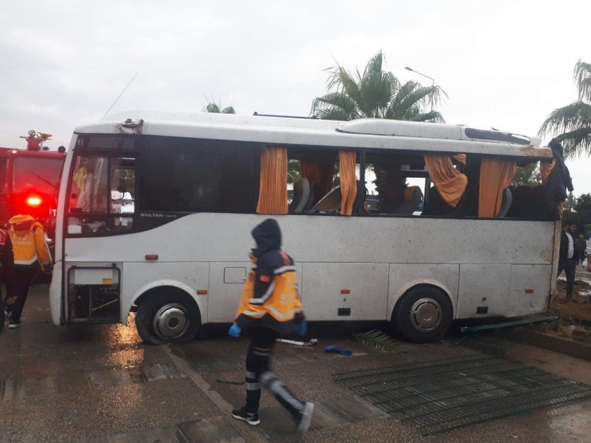 В Тунисе на бок завалили автобус с российскими туристами