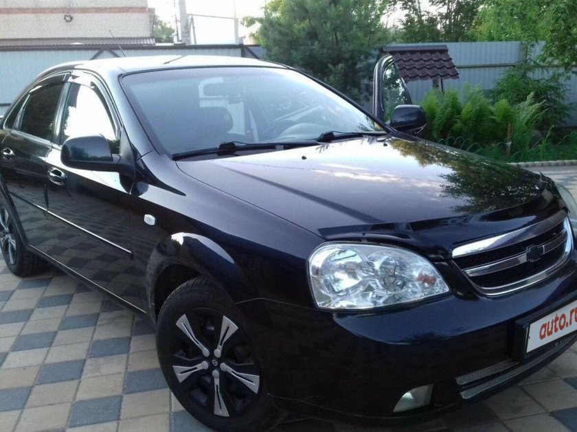 Чёрный Chevrolet Klan j200