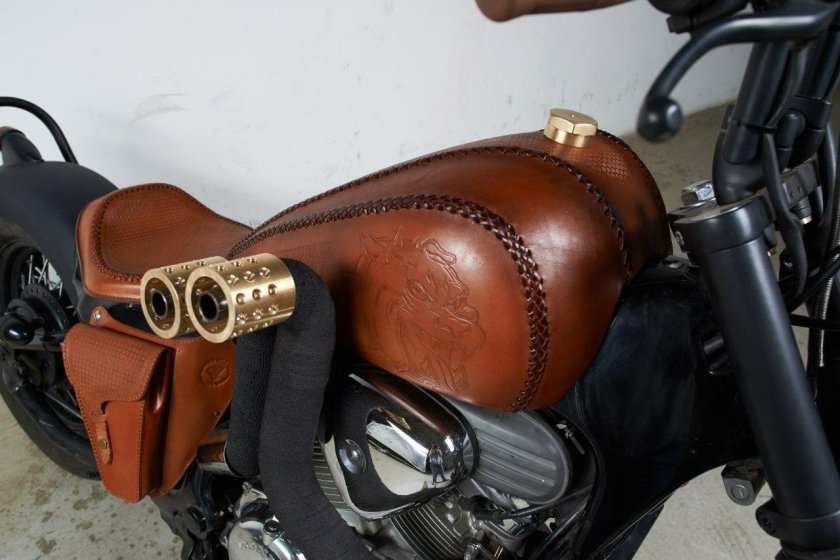 Кожаный кофр на Харлей Дэвидсон