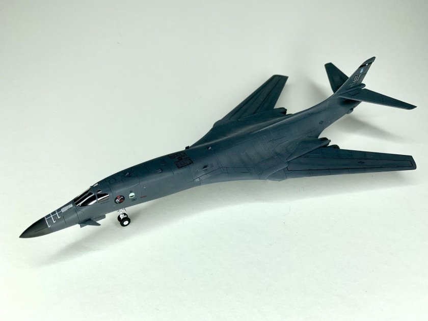 1:144 Сборная модель Rockwell b-1b Lancer 12620 / Academy
