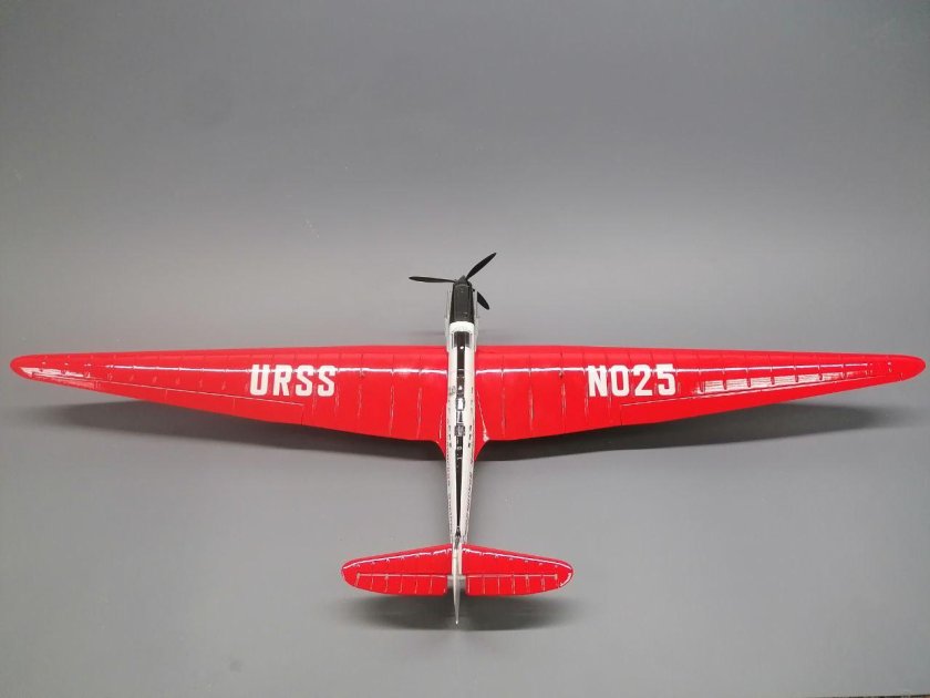Самолет ант 25
