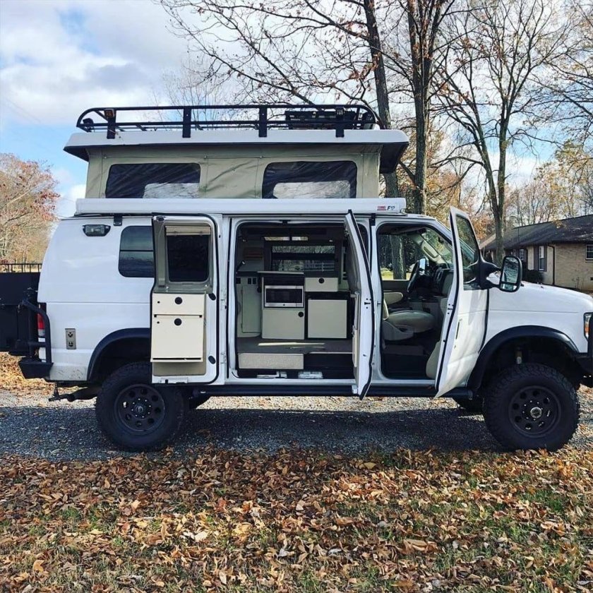 Ford e350 4x4 Camper