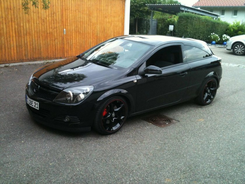 Опель Астра h купе черная