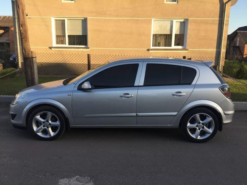 Опель Астра h хэтчбек r17