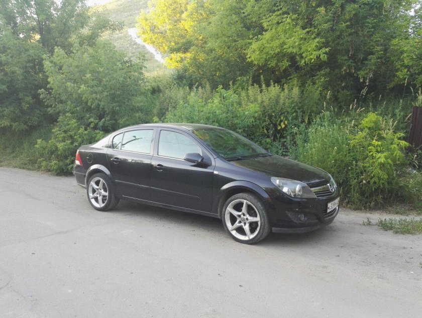 Опель Астра h седан колеса r17