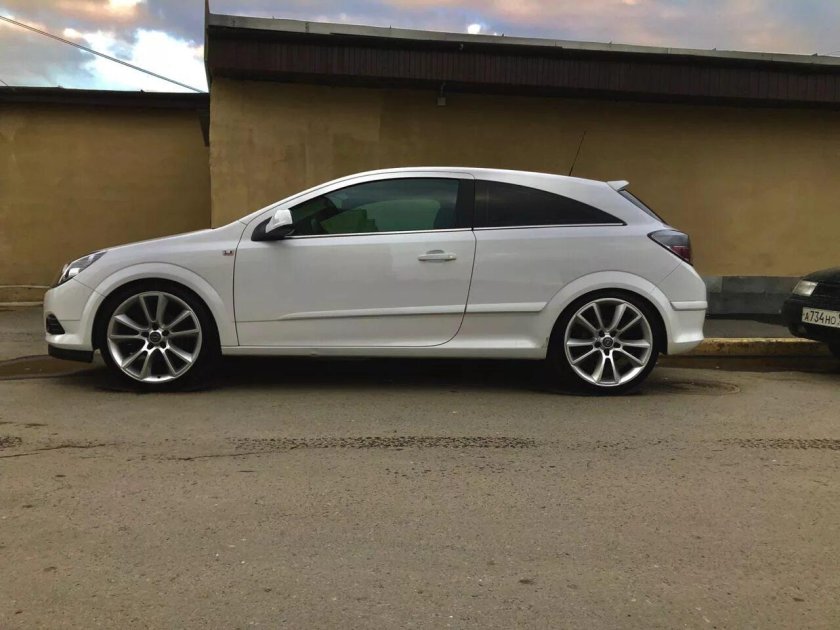 Opel Astra h GTC r16