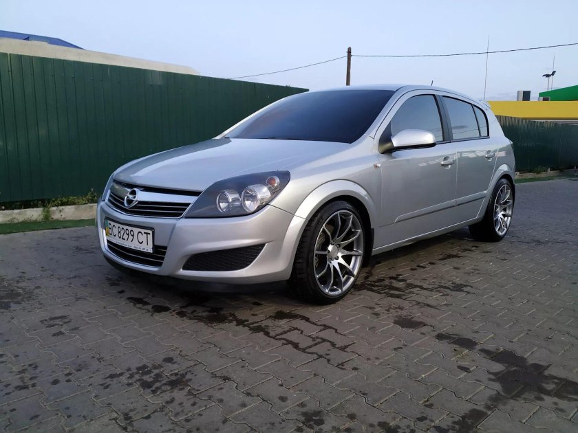 Opel Astra h r18