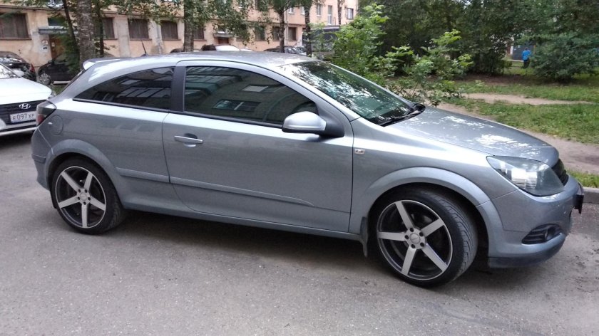 Opel Astra h GTC r16