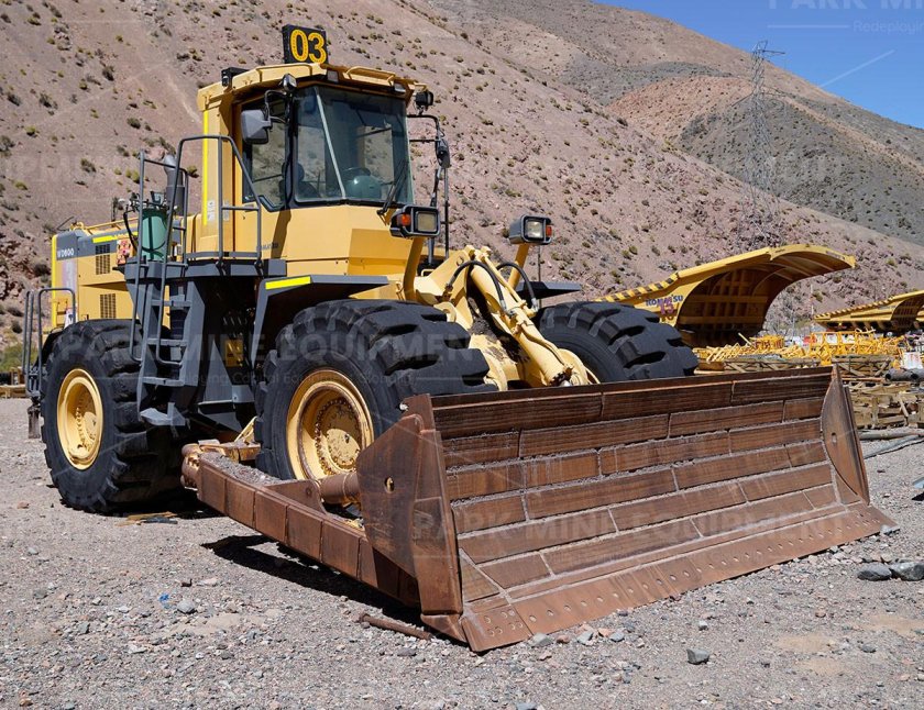 Колесный бульдозер Komatsu wd600