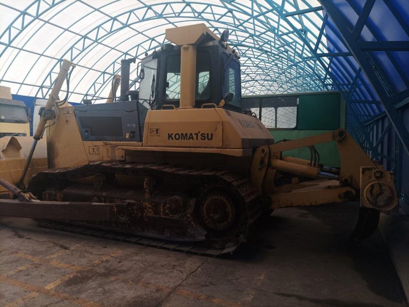 Бульдозер komatsu d65e-12