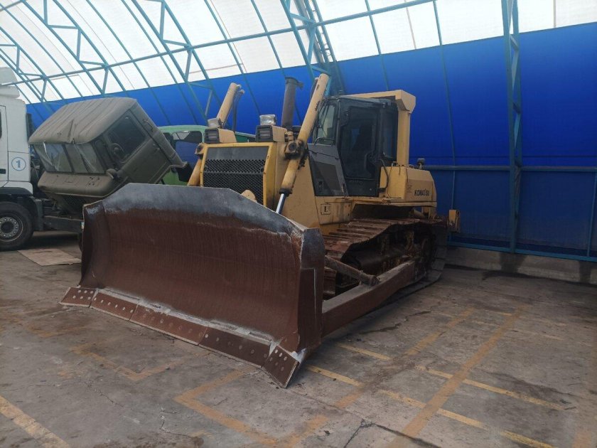 Бульдозер komatsu
