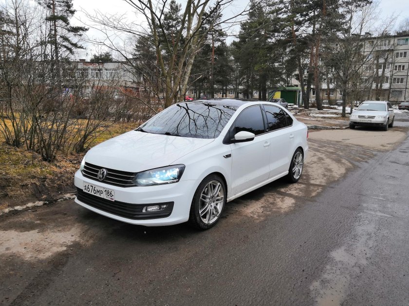 Фольксваген поло 2012 белый с черной крышей