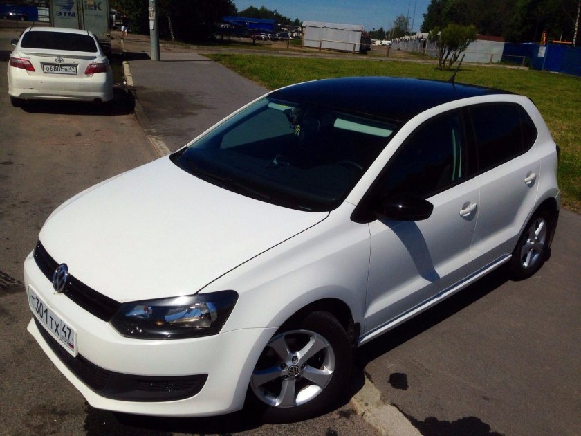 Фольксваген поло хэтчбек белый