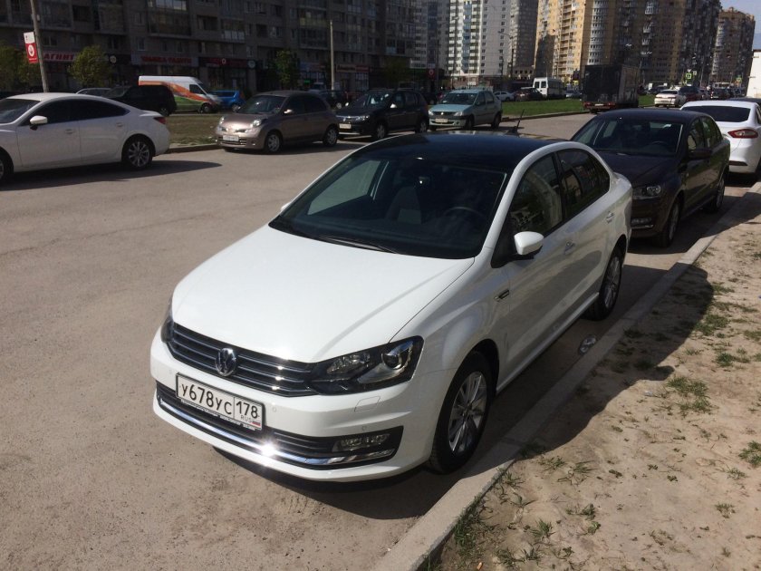 Volkswagen Polo sedan с черной крышей
