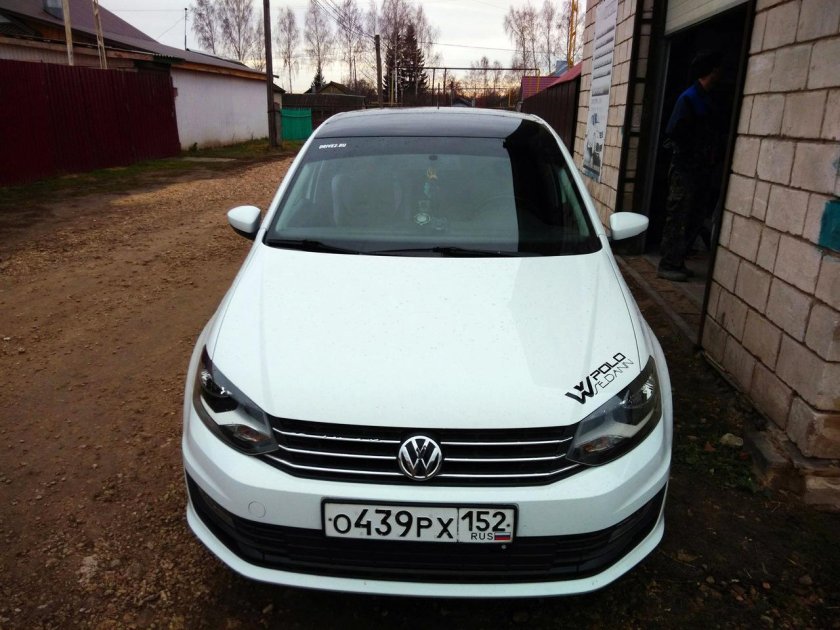 Volkswagen Polo sedan с черной крышей