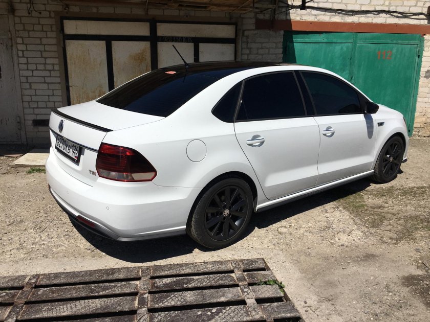 Volkswagen Polo (с 925 ВВ 50)