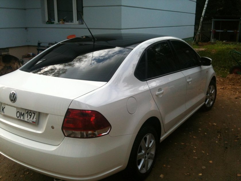 Volkswagen Polo sedan с черной крышей