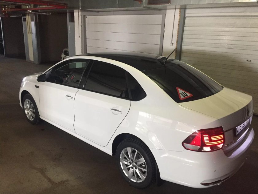 Volkswagen Polo sedan с черной крышей