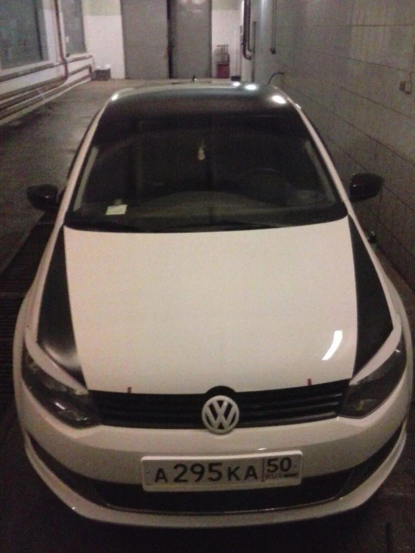 Volkswagen Polo sedan с черной крышей