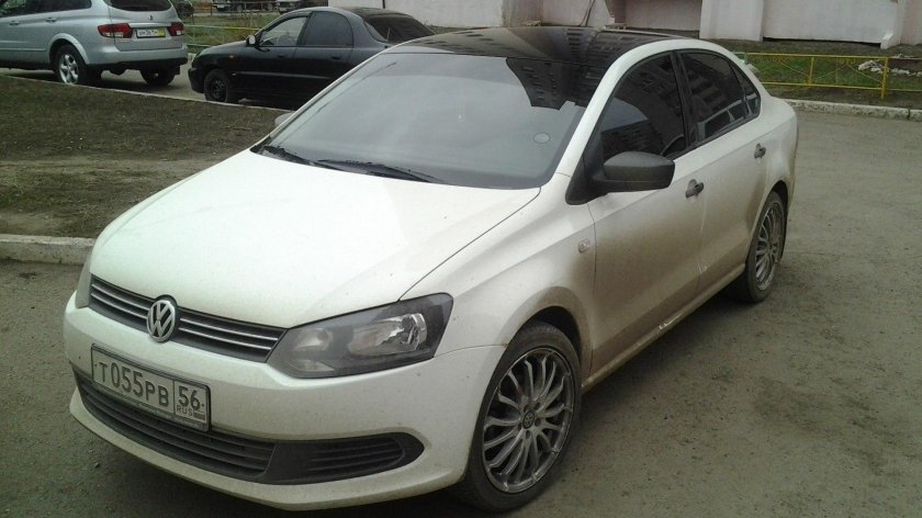 Фольксваген поло 2012 белый с черной крышей