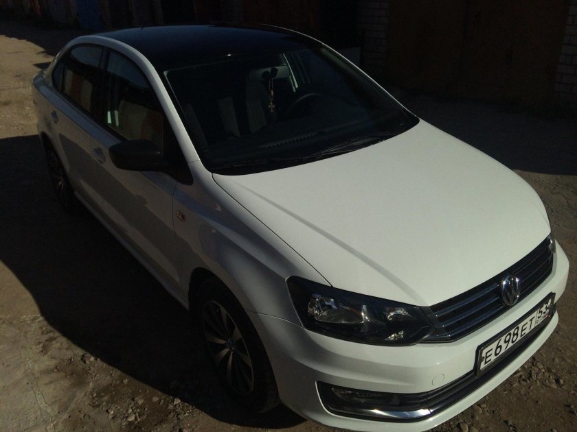 Volkswagen Polo sedan с черной крышей