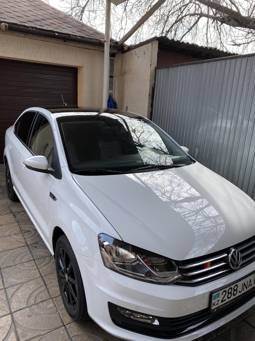 Фольксваген поло седан черная крыша