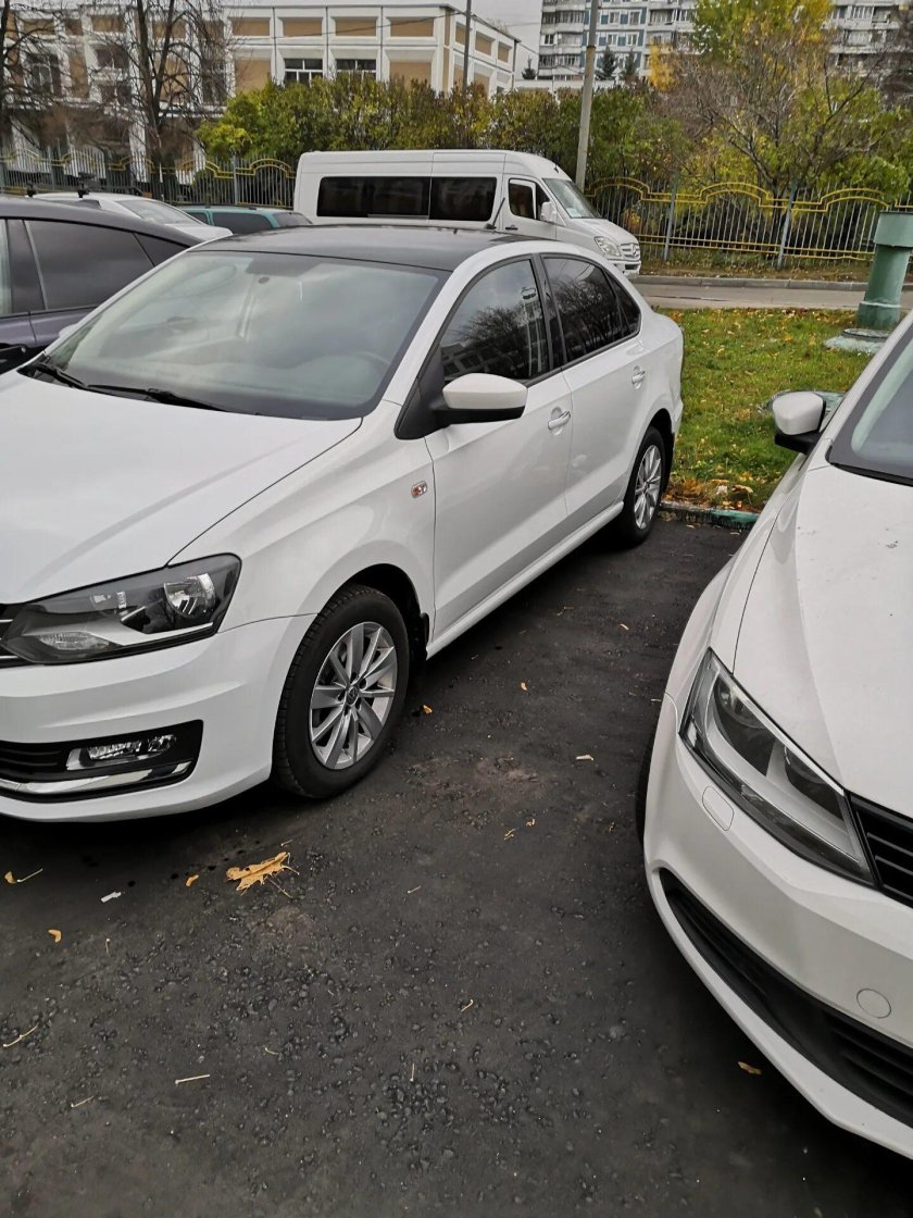 Volkswagen Polo sedan с черной крышей