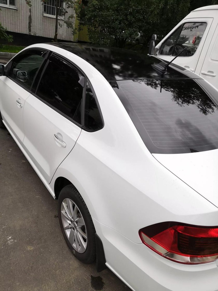 Volkswagen Polo sedan с черной крышей