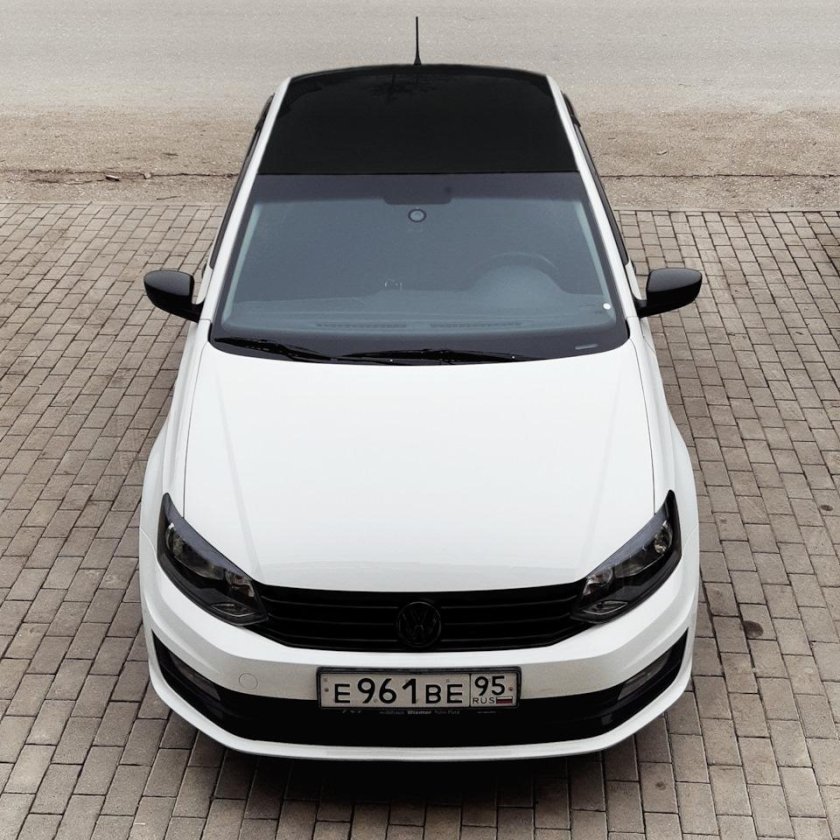 Volkswagen Polo sedan с черной крышей