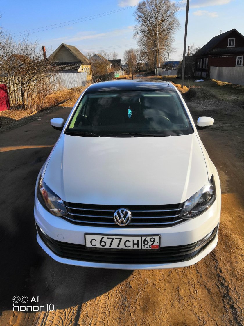 Фольксваген поло белый