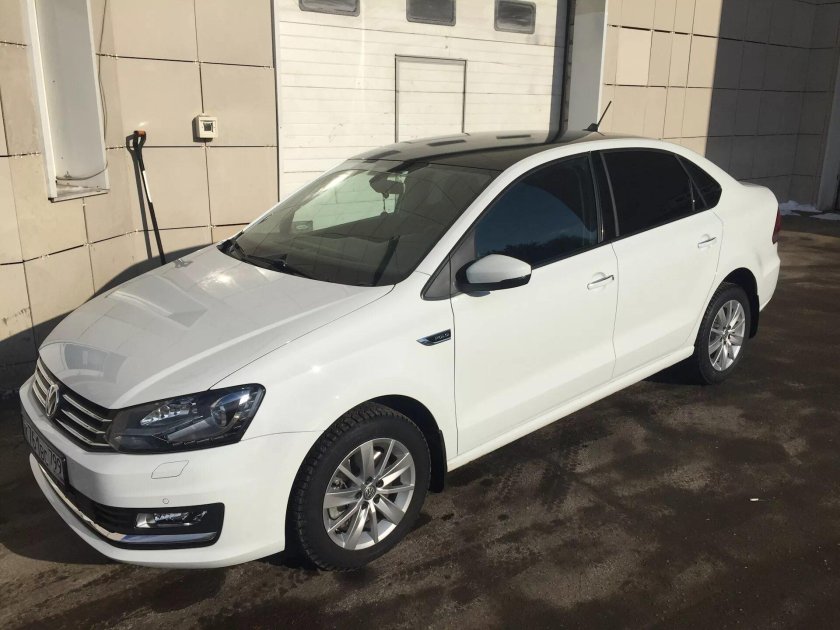 Фольксваген поло белый с черной крышей