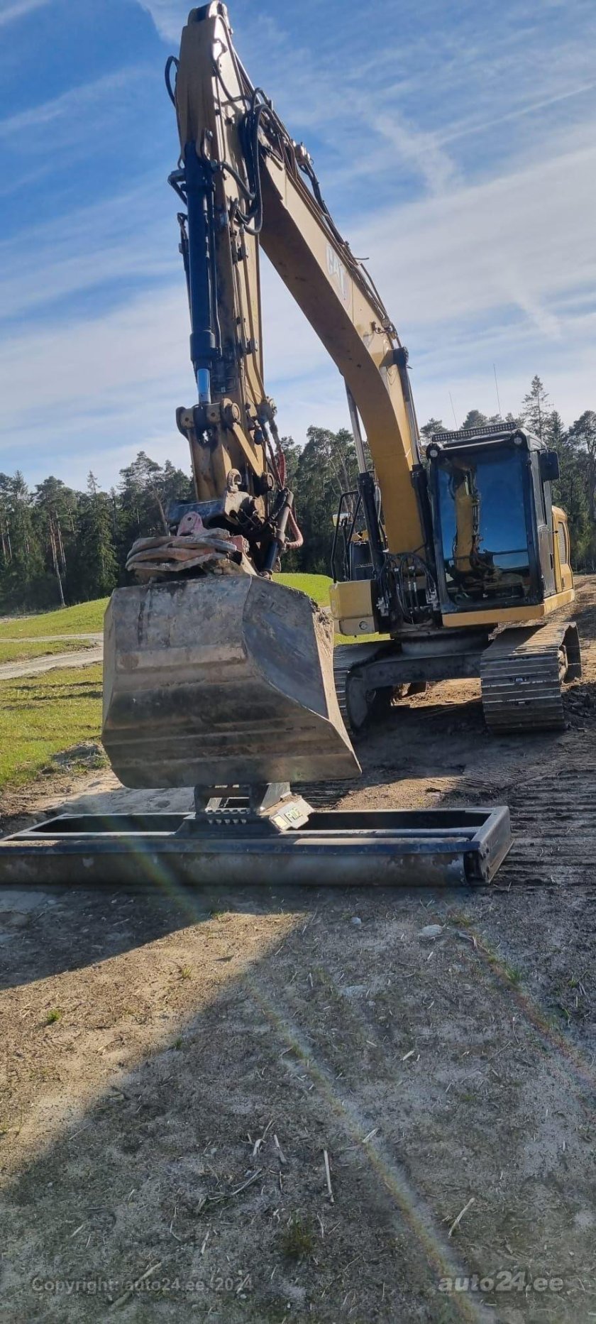 Экскаватор caterpillar