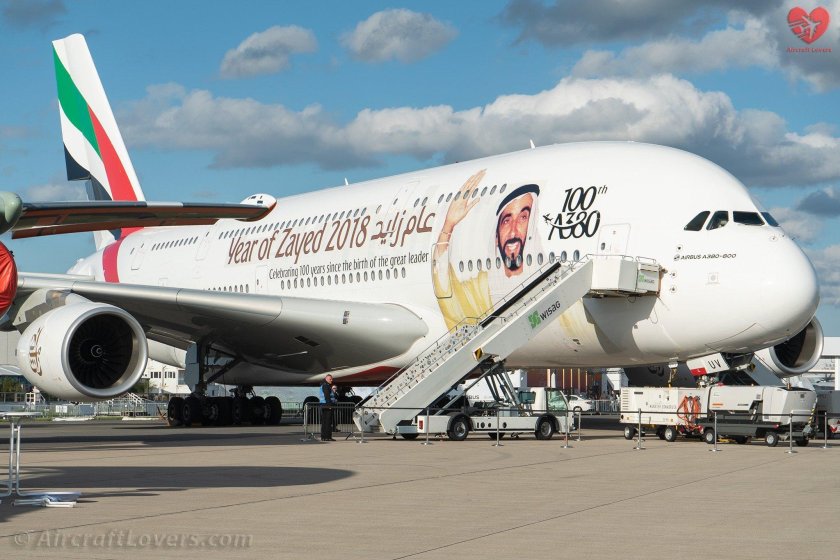 А380-800 Эмирейтс